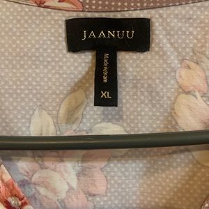 Jaanuu Tulip Scrub Top XL